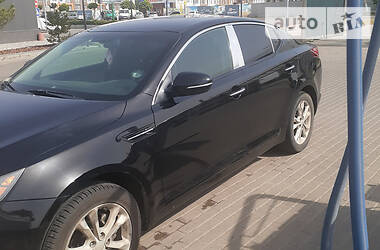 Седан Kia Optima 2013 в Вишневом