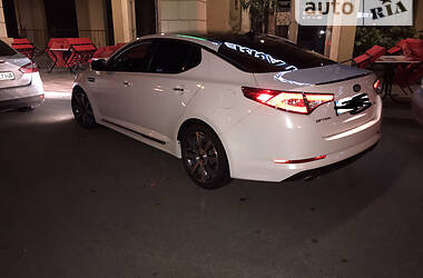 Седан Kia Optima 2013 в Киеве