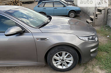 Седан Kia Optima 2016 в 
