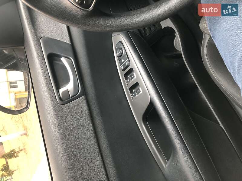 Седан Kia Optima 2015 в Луцьку