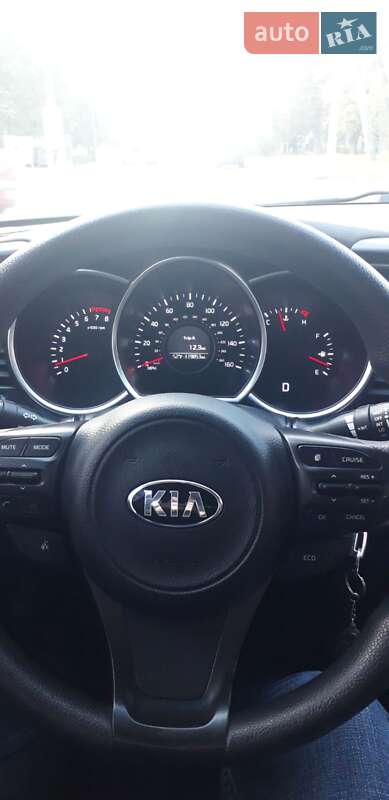 Седан Kia Optima 2015 в Черкассах