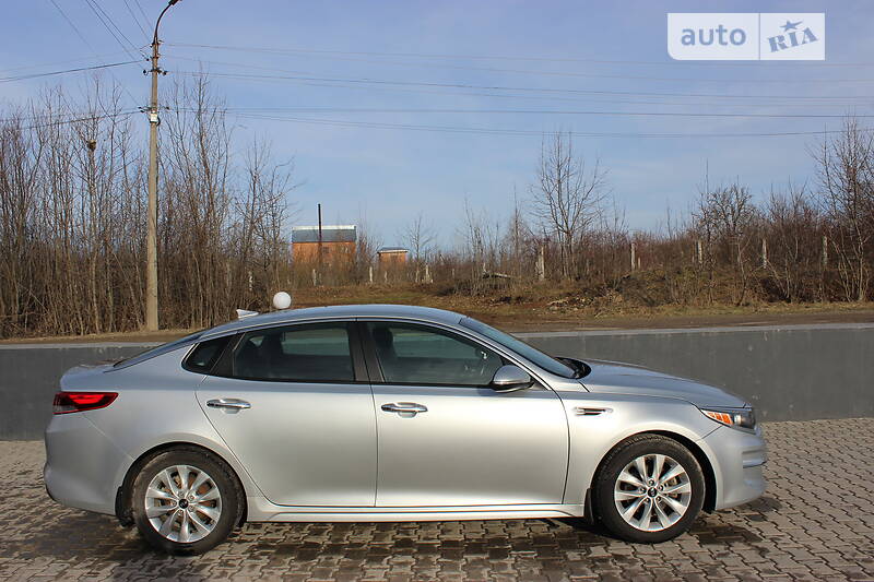 Седан Kia Optima 2017 в Дунаевцах
