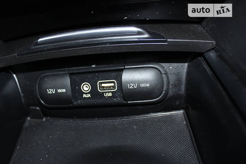 Седан Kia Optima 2017 в Дунаевцах