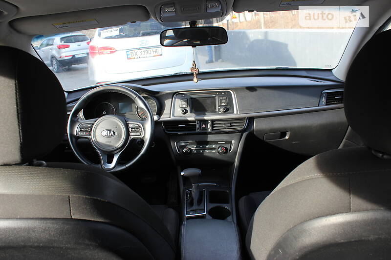 Седан Kia Optima 2017 в Дунаевцах