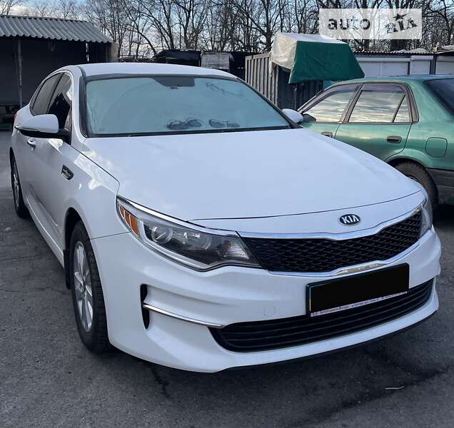 Седан Kia Optima 2016 в 
