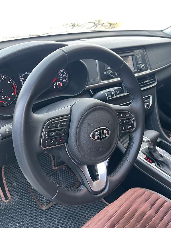 Седан Kia Optima 2016 в Полтаве