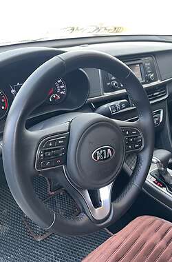 Седан Kia Optima 2016 в 