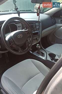 Седан Kia Optima 2013 в Гадяче