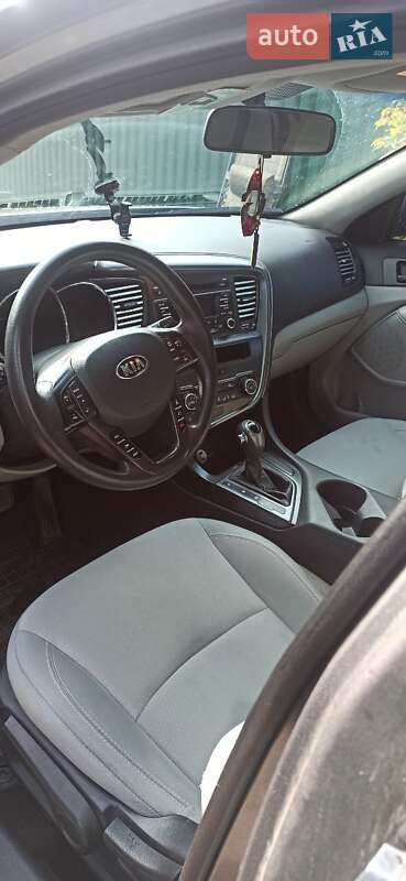 Седан Kia Optima 2013 в Гадяче