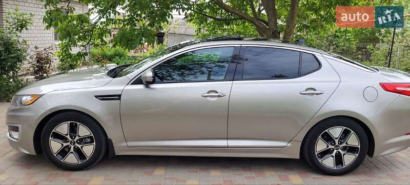Седан Kia Optima 2012 в Подольске