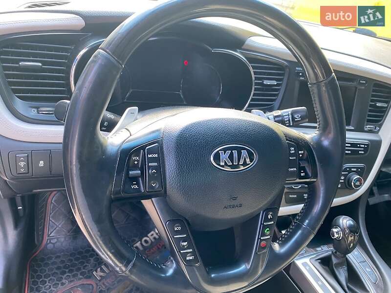 Седан Kia Optima 2012 в Киеве