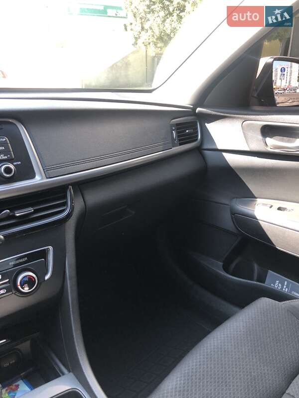 Седан Kia Optima 2015 в Луцьку