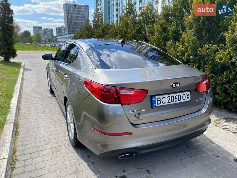 Седан Kia Optima 2015 в Львове
