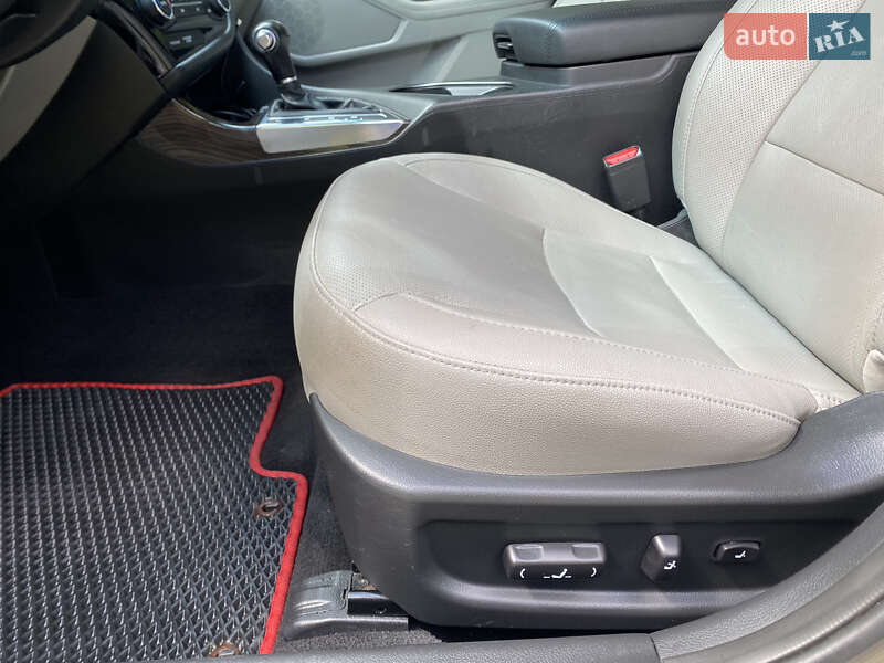 Седан Kia Optima 2015 в Львове