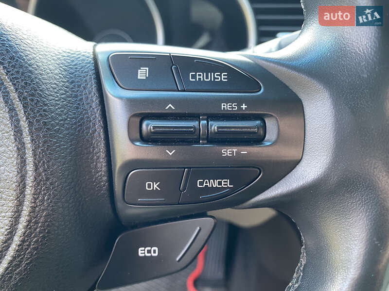Седан Kia Optima 2015 в Львове