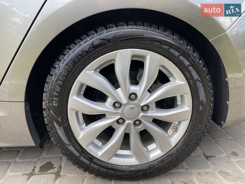 Седан Kia Optima 2015 в Львове