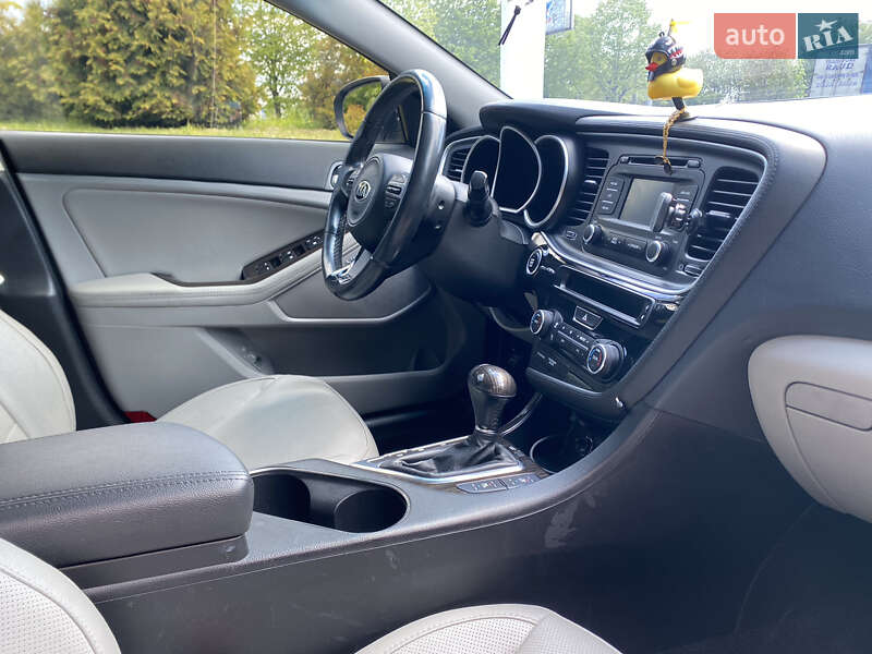 Седан Kia Optima 2015 в Львове