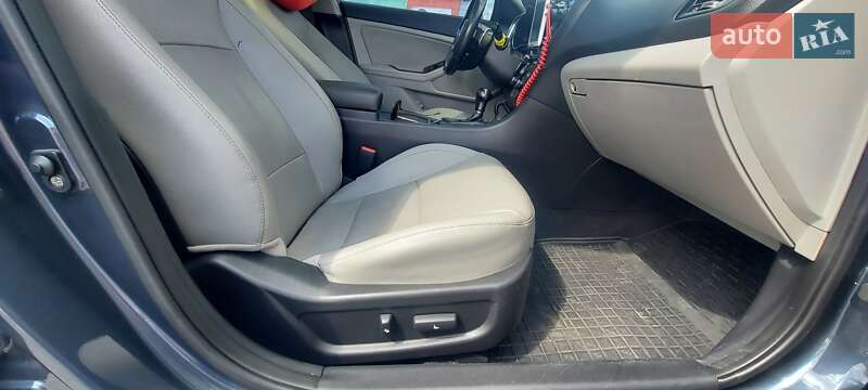 Седан Kia Optima 2014 в Киеве