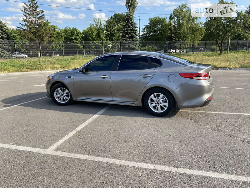 Седан Kia Optima 2017 в Житомире
