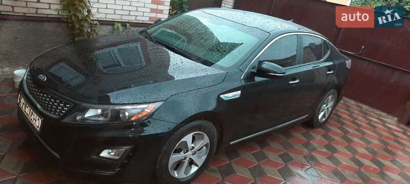 Седан Kia Optima 2015 в Тростянце