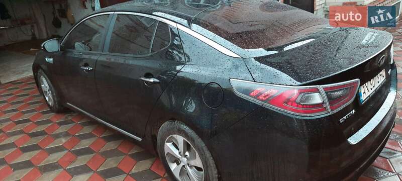 Седан Kia Optima 2015 в Тростянце