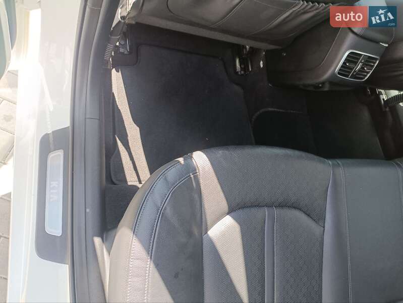 Седан Kia Optima 2017 в Ровно