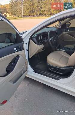 Седан Kia Optima 2014 в 
