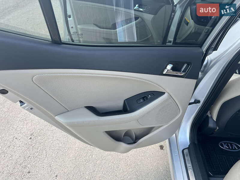 Седан Kia Optima 2011 в Калуші фото 13 Седан Kia Optima 2011 в Калуші