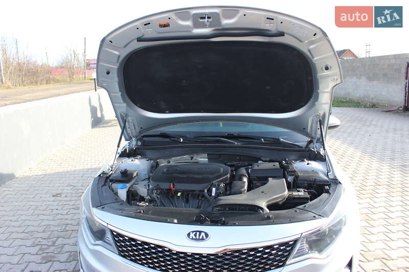 Седан Kia Optima 2017 в Дунаївцях