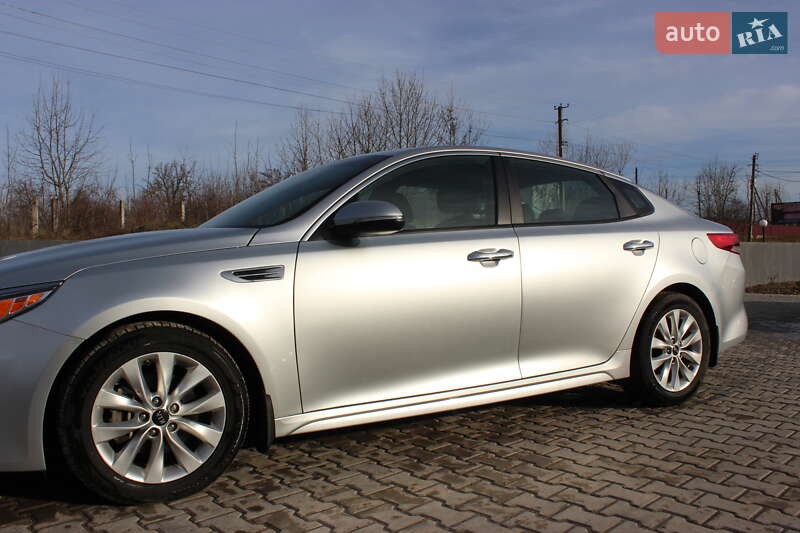 Седан Kia Optima 2017 в Дунаївцях