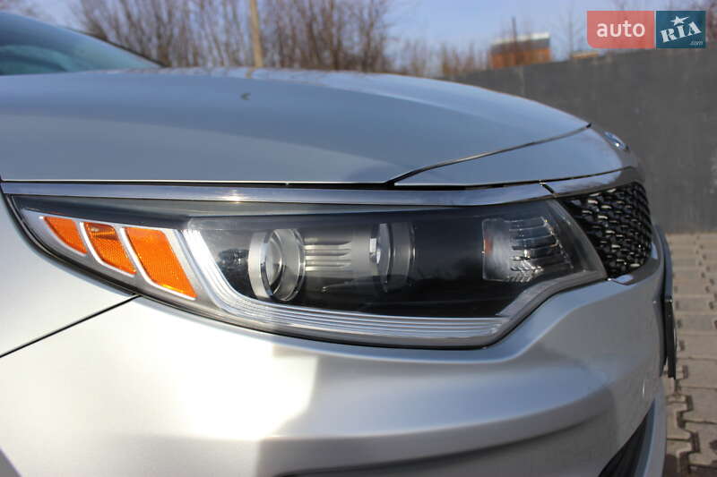 Седан Kia Optima 2017 в Дунаївцях