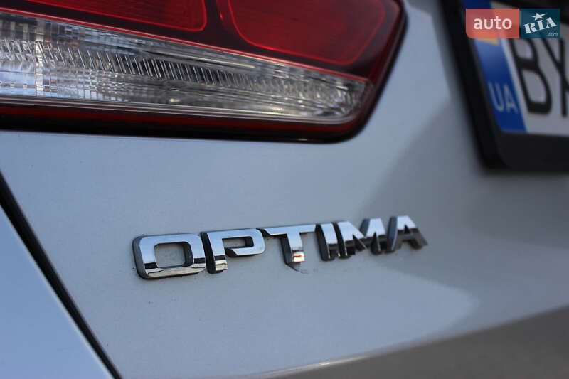 Седан Kia Optima 2017 в Дунаївцях