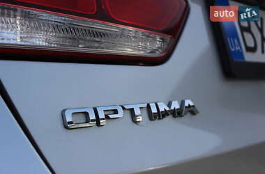 Седан Kia Optima 2017 в Дунаевцах