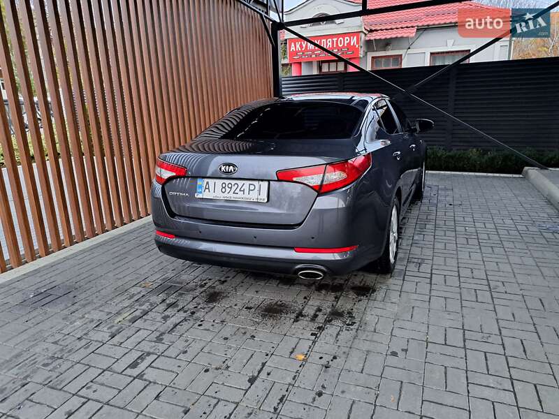Седан Kia Optima 2013 в Черкассах