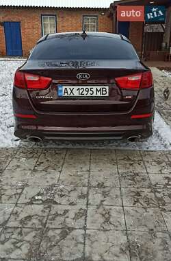 Седан Kia Optima 2014 в 