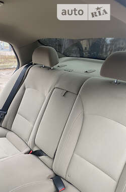 Седан Kia Optima 2013 в 
