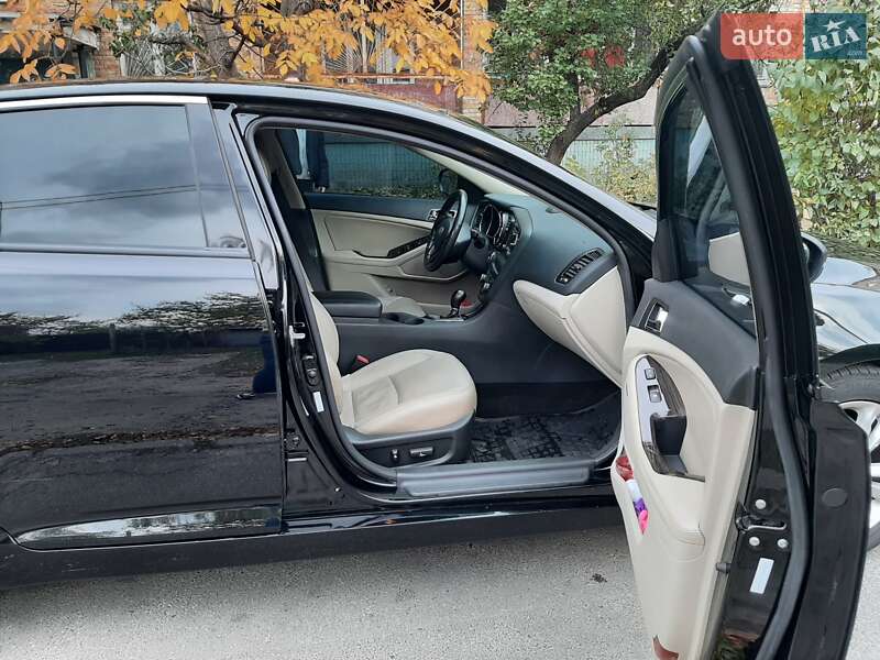 Седан Kia Optima 2012 в Львове
