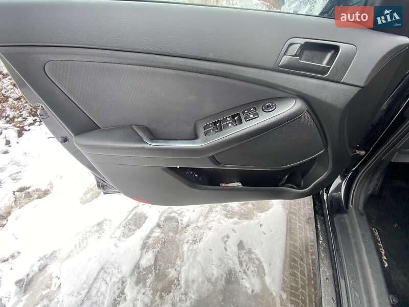 Седан Kia Optima 2013 в Виннице
