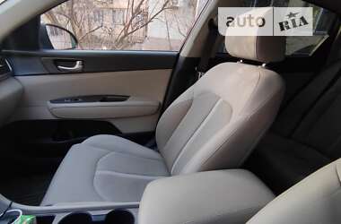 Седан Kia Optima 2016 в 