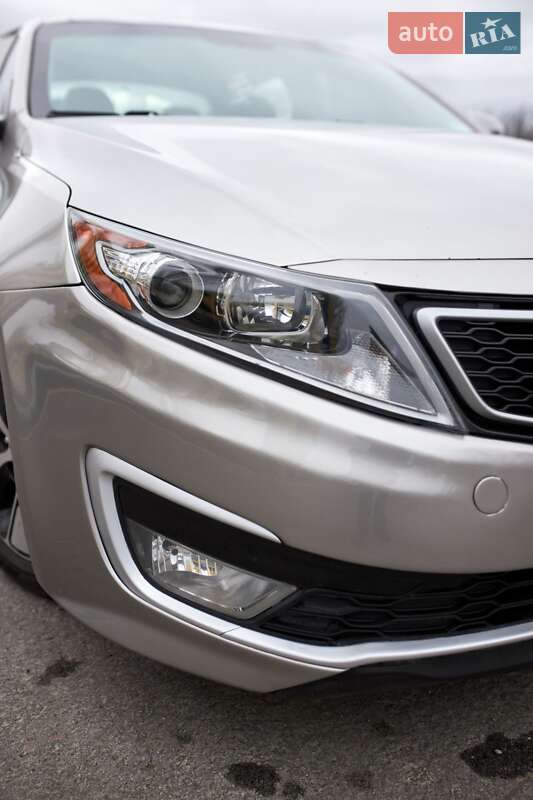 Седан Kia Optima 2013 в Киеве