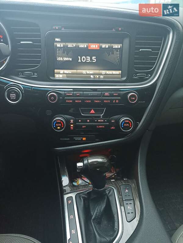 Седан Kia Optima 2014 в Кременчуге