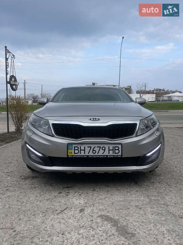 Седан Kia Optima 2012 в 