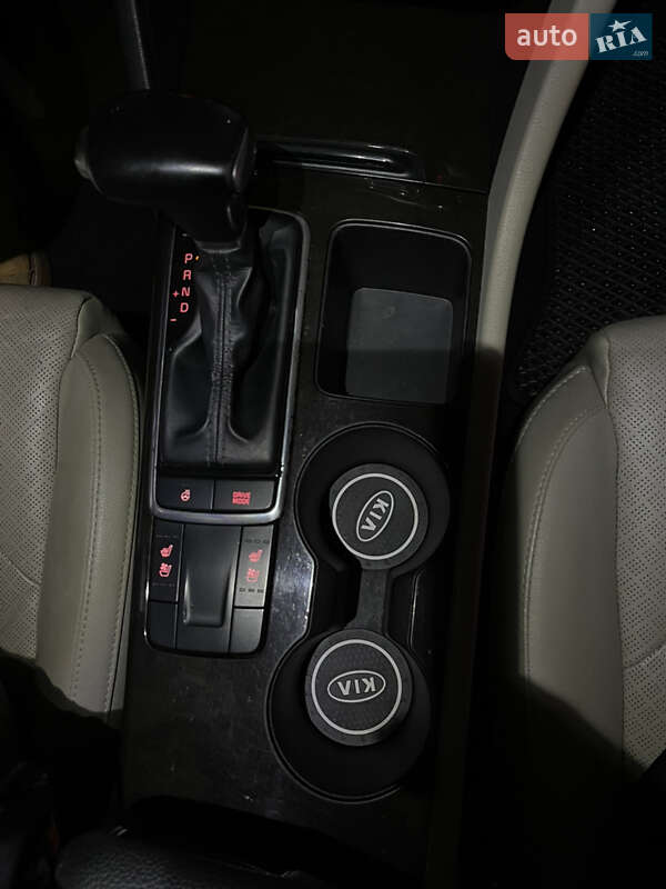 Седан Kia Optima 2016 в Киеве