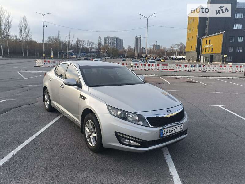 Седан Kia Optima 2011 в Киеве