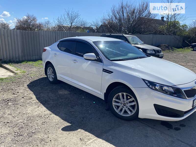 Седан Kia Optima 2010 в Мерефа