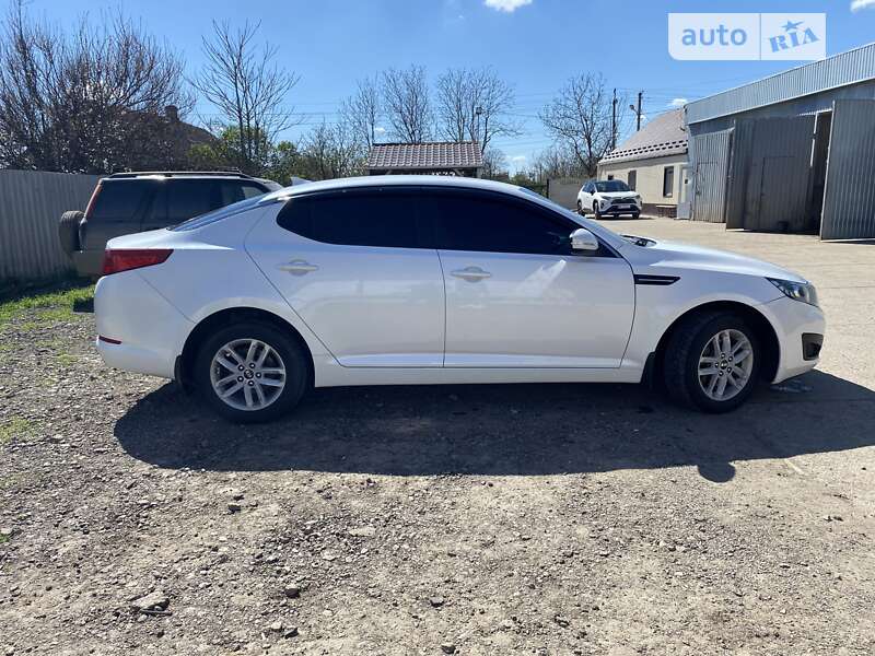 Седан Kia Optima 2010 в Мерефа