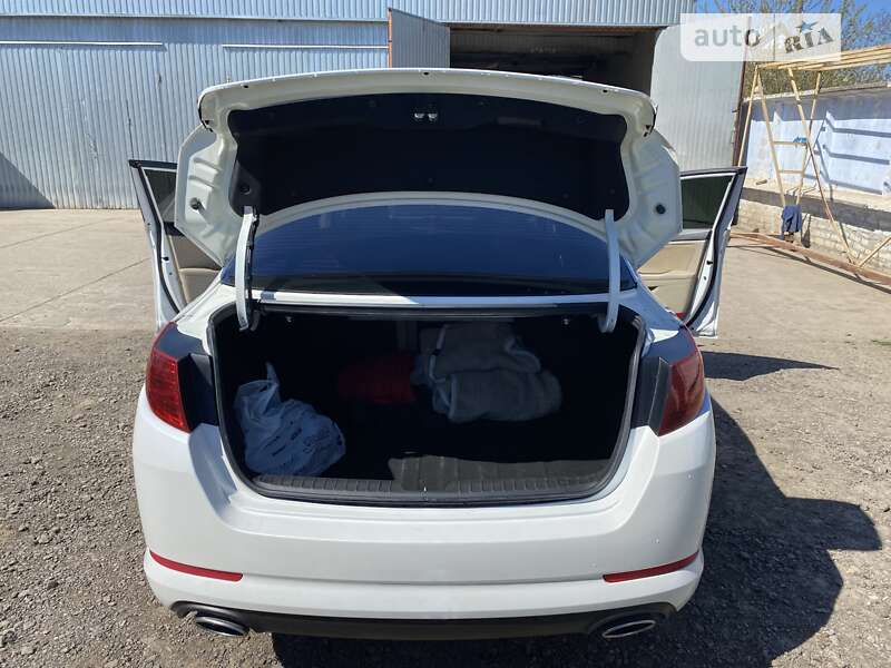 Седан Kia Optima 2010 в Мерефа