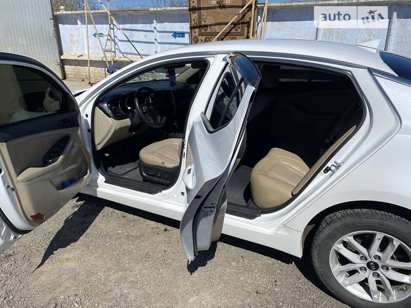 Седан Kia Optima 2010 в Мерефа