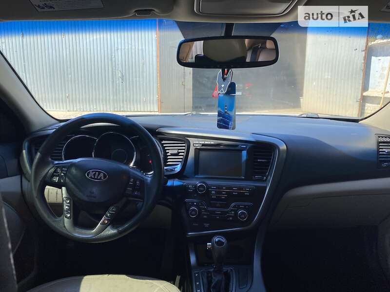 Седан Kia Optima 2010 в Мерефа