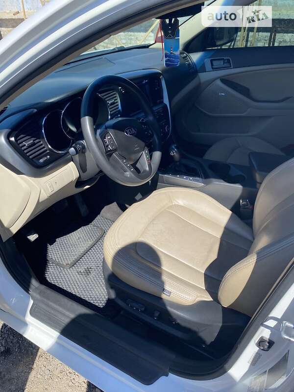 Седан Kia Optima 2010 в Мерефа
